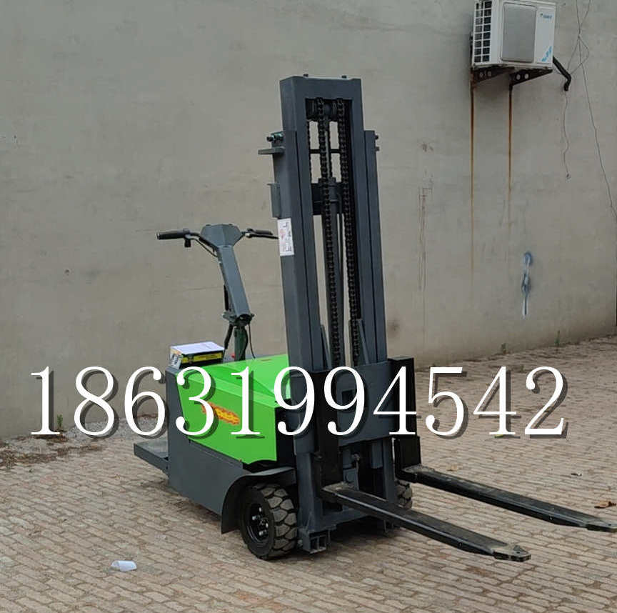 渭南市优程全电动叉车插腿式堆高车液压装卸车1.5吨升高小型站驾式铲车
